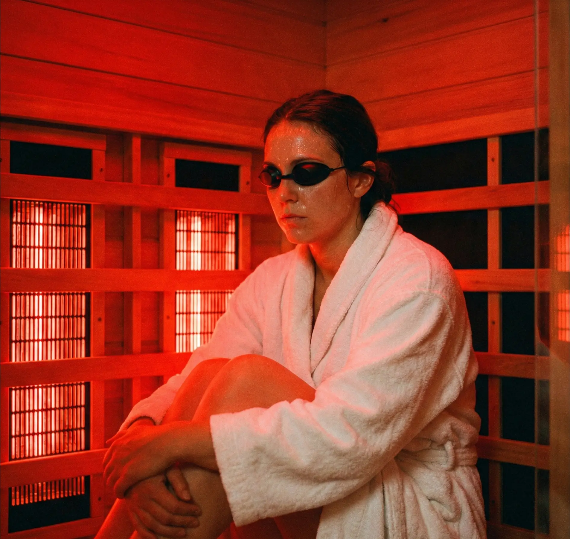 Use eye protection in near infrared saunas Use eye protection in near infrared saunas